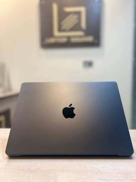 Apple Macbook Retina Display 12”